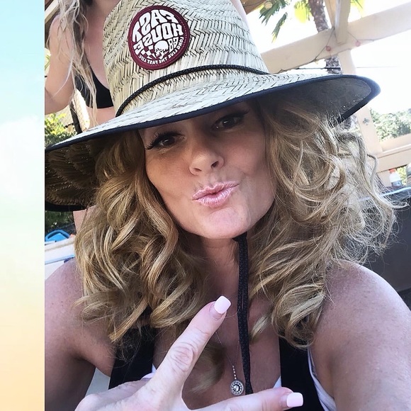 Meet your Posher, Monica - Picture 3 of 8